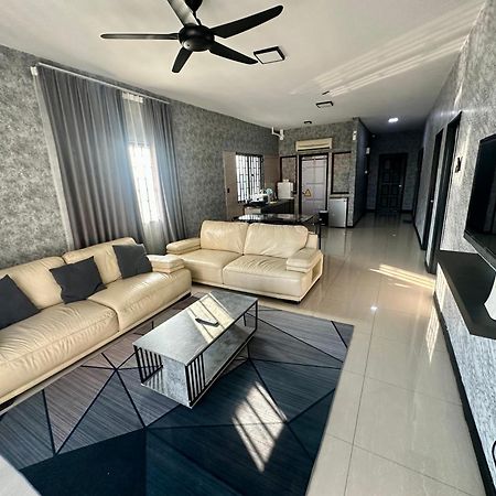 Homestay Aiyu - Luxury Stay Шах-Алам Экстерьер фото